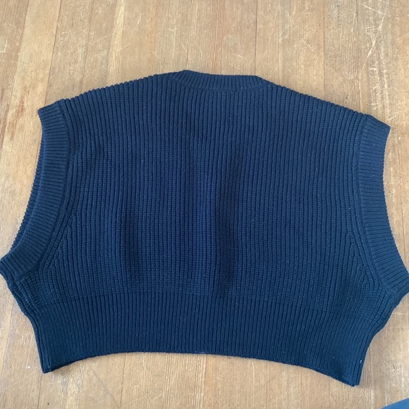Cropped Zara Knit Sweater - ACCEPTING OFFERS - Picture 2 of 2